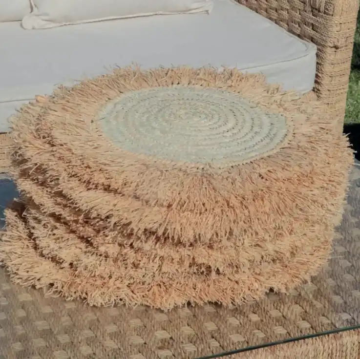 Centre de table raphia en situation pour un événement à Marrakech
