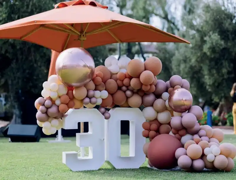 Chiffres en 3D en situation pour un événement à Marrakech