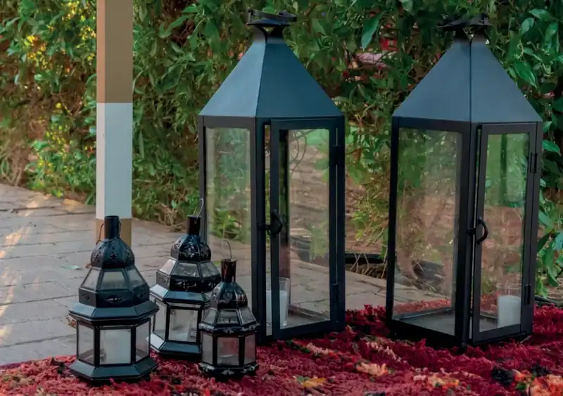 Lanterne inox en situation pour un événement à Marrakech