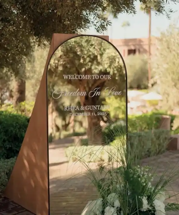 Miroir personnalisé en situation pour un événement à Marrakech