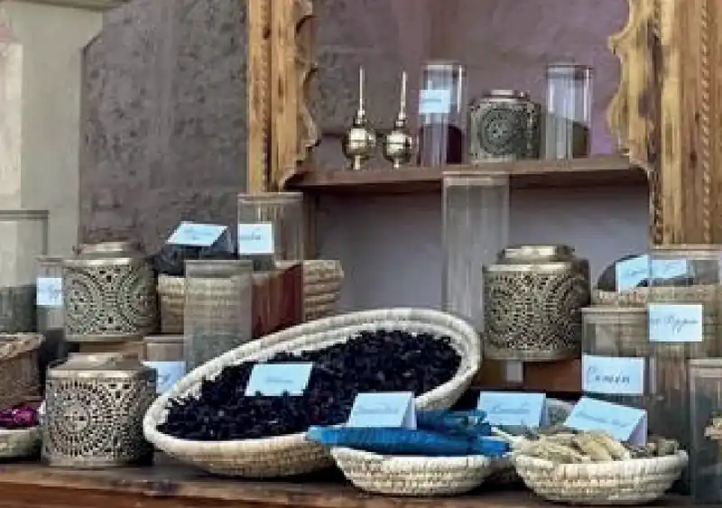 Porte-bougie en situation pour un événement à Marrakech