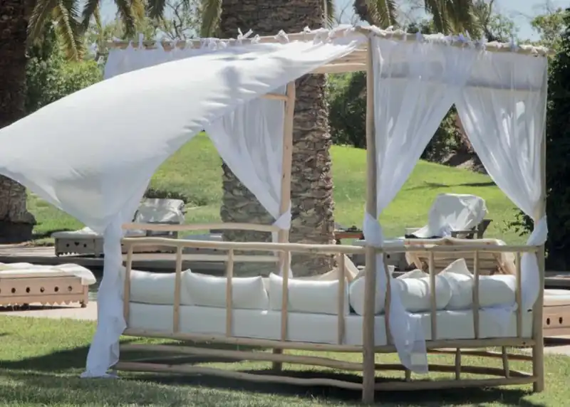 Sun bed en situation pour un événement à Marrakech