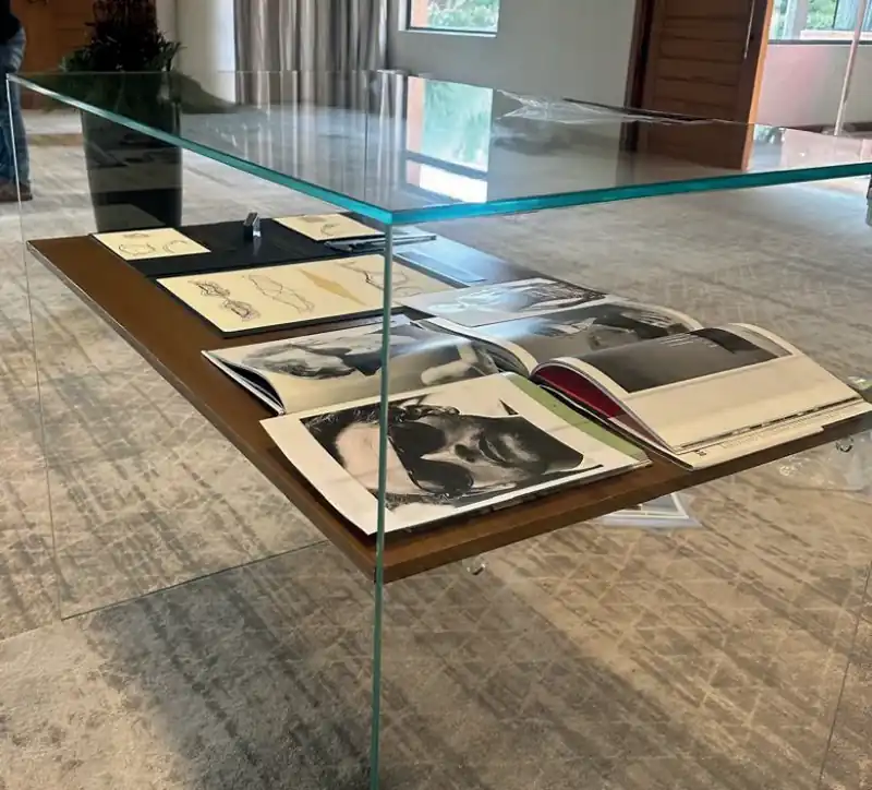 Vitrine de présentation produit à louer pour un événement à Marrakech